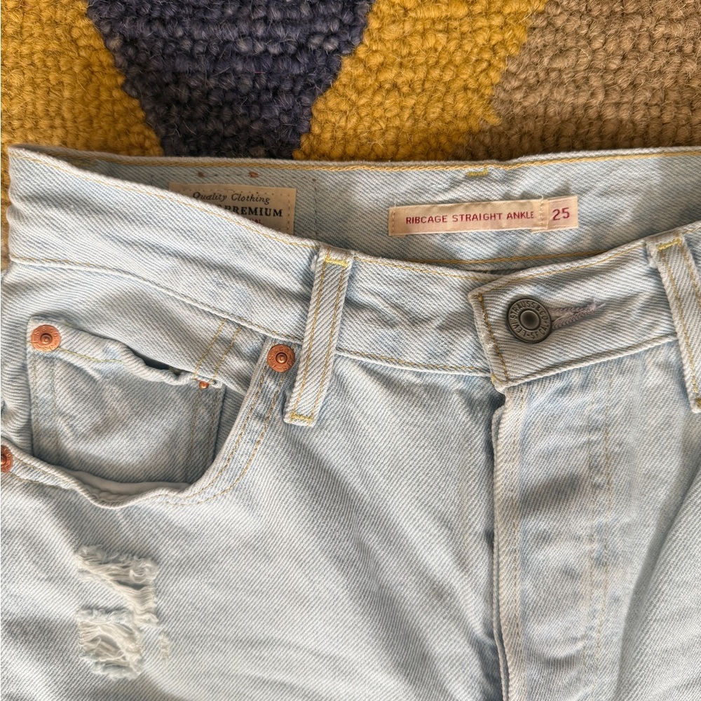 Levi’s Ripped Ribcage Straight Ankle, light wash - Picture 4 of 8